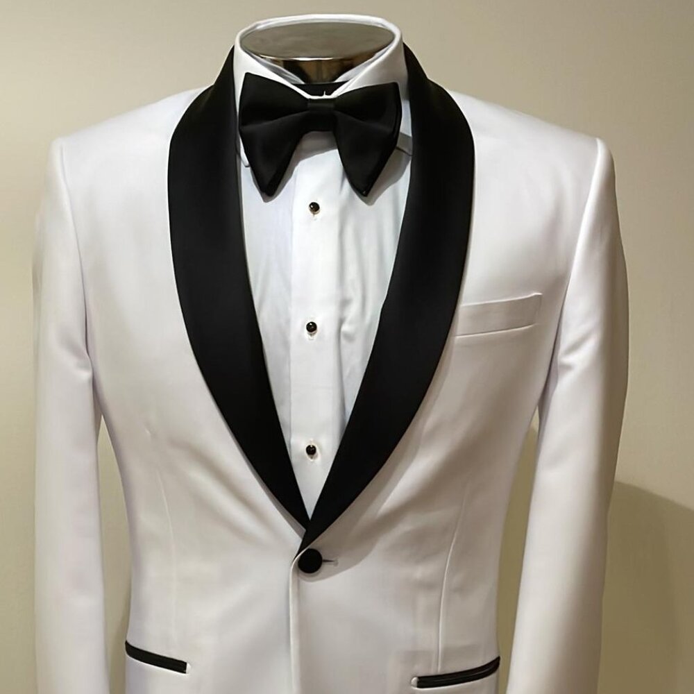DINNER JACKET- IKE BEHAR